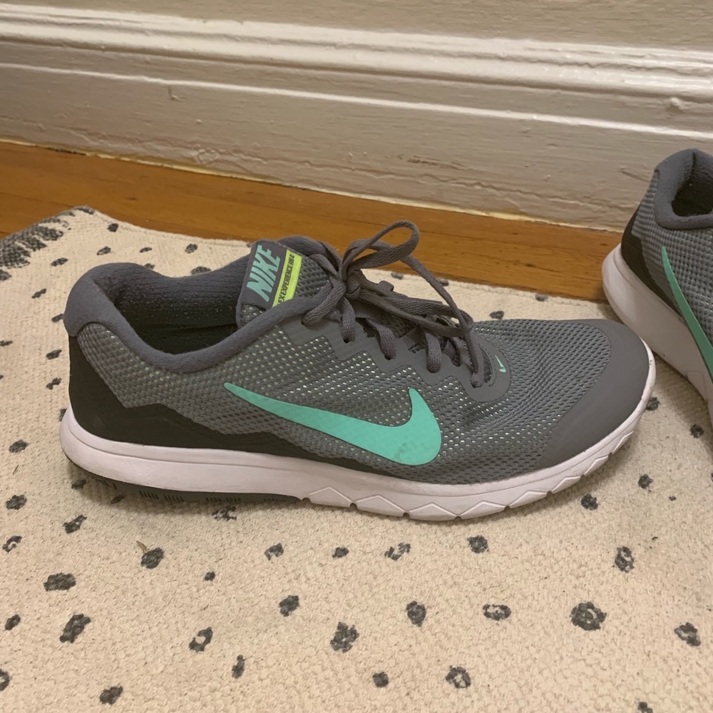 Nike Flex Experience RN shoe